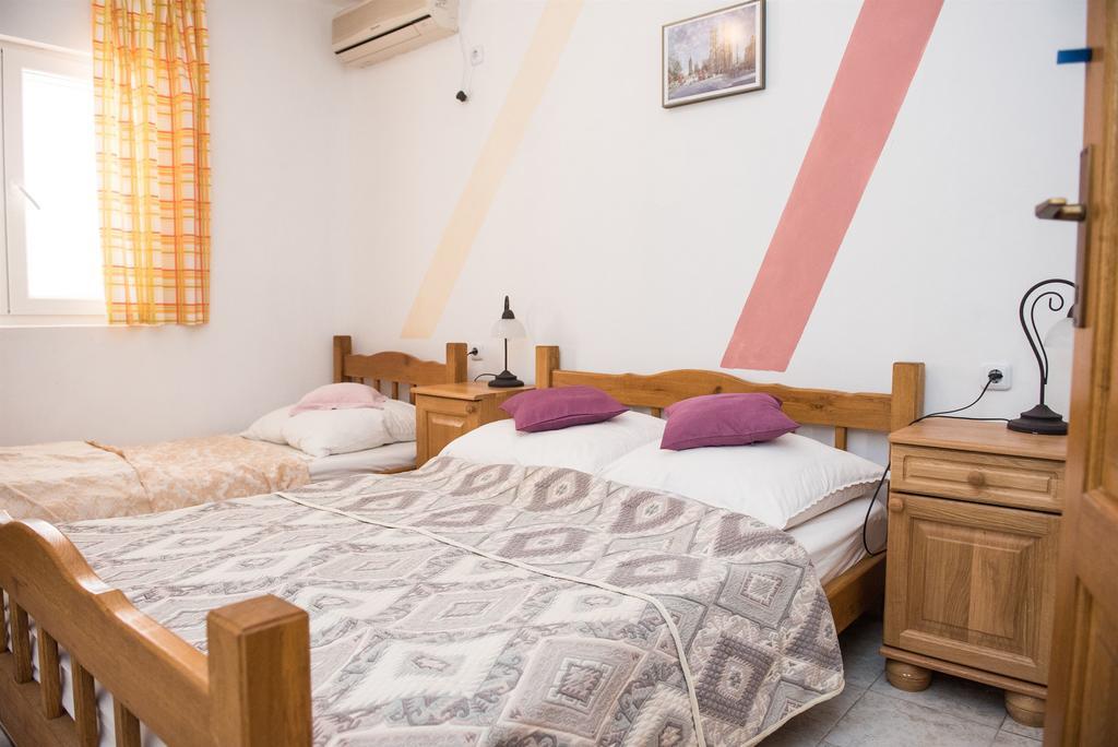 Apartments Ljubica 罗戈兹尼察 外观 照片